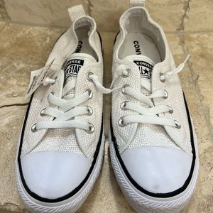 Size 8 NWT converse